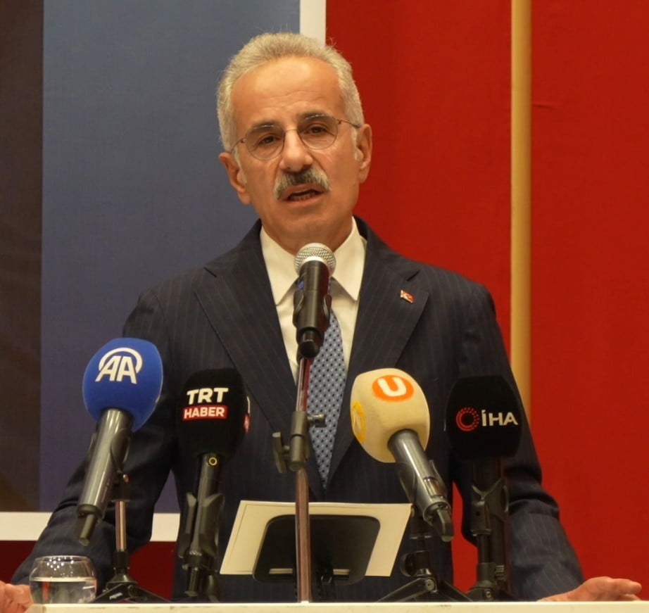 ULAŞTIRMA VE ALTYAPI BAKANI ABDULKADİR URALOĞLU, ÇEŞİTLİ PROGRAMLARA KATILMAK ÜZERE GELDİĞİ...