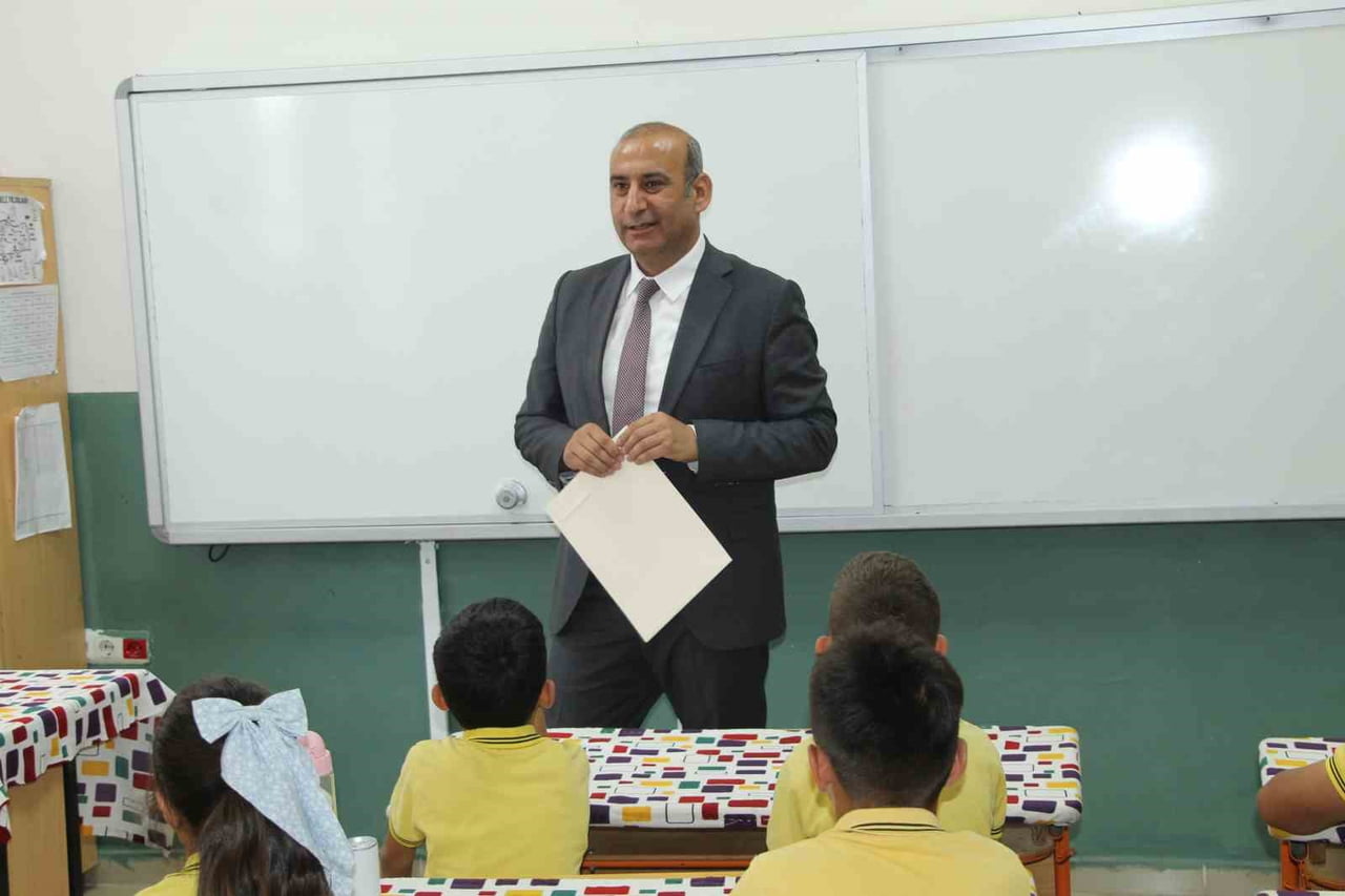 ULUDERE İLÇE MİLLİ EĞİTİM MÜDÜRÜ MİKAİL DEMİRTAŞ