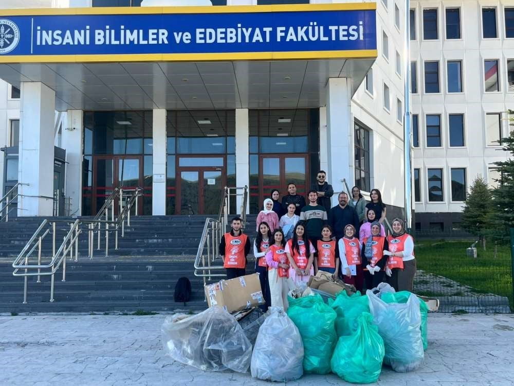 ÜNİVERSİTEDE "BULMAK İSTEDİĞİN GİBİ BIRAK" ÇEVRE SEFERBERLİĞİ. (OLGUN...