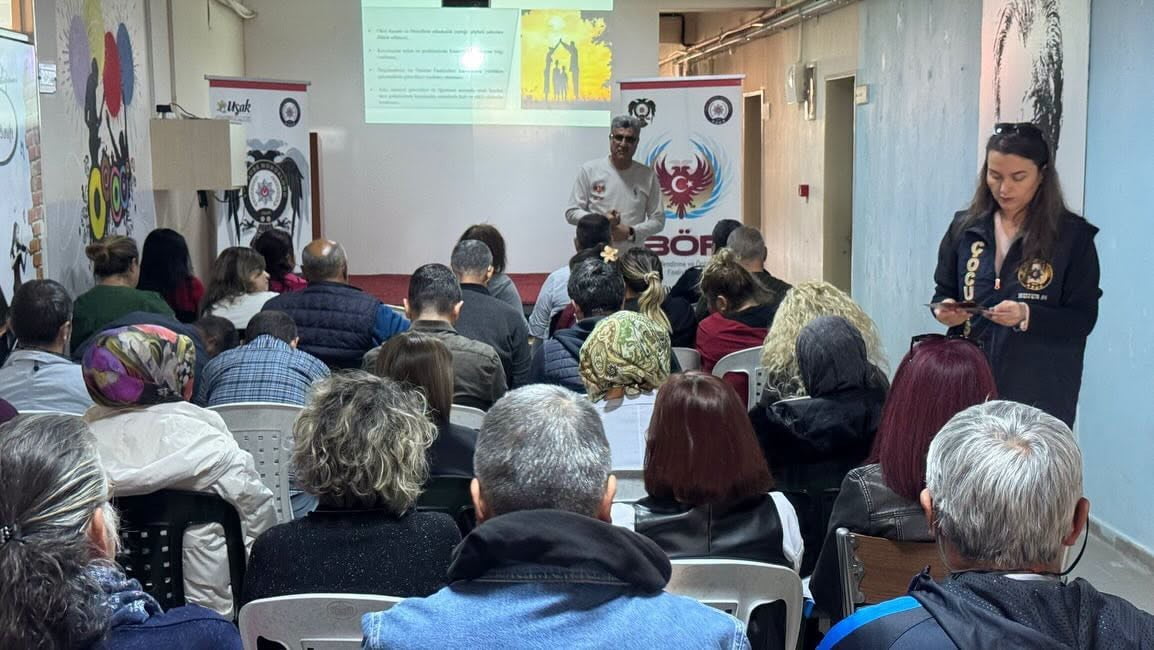 UŞAK'TA 2025-2026 EĞİTİM-ÖĞRETİM DÖNEMİNDE OKUL ÇEVRELERİNDE 20 BİN 937 KİŞİ SORGULANIRKEN,  BİN...