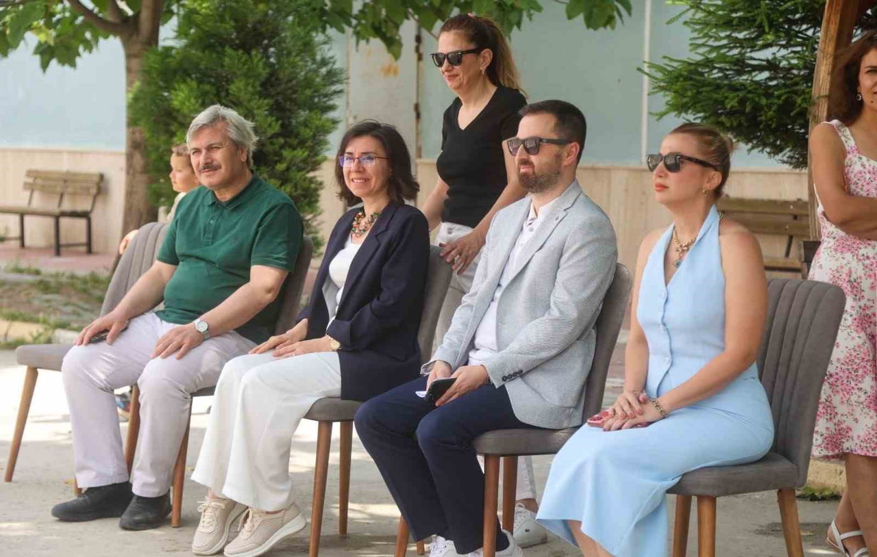 UŞAK BELEDİYE BAŞKAN VEKİLİ HATİCE TEREKECİ ÖZKAN VE BELEDİYE BAŞKAN YARDIMCISI GÖKHAN TEPER...