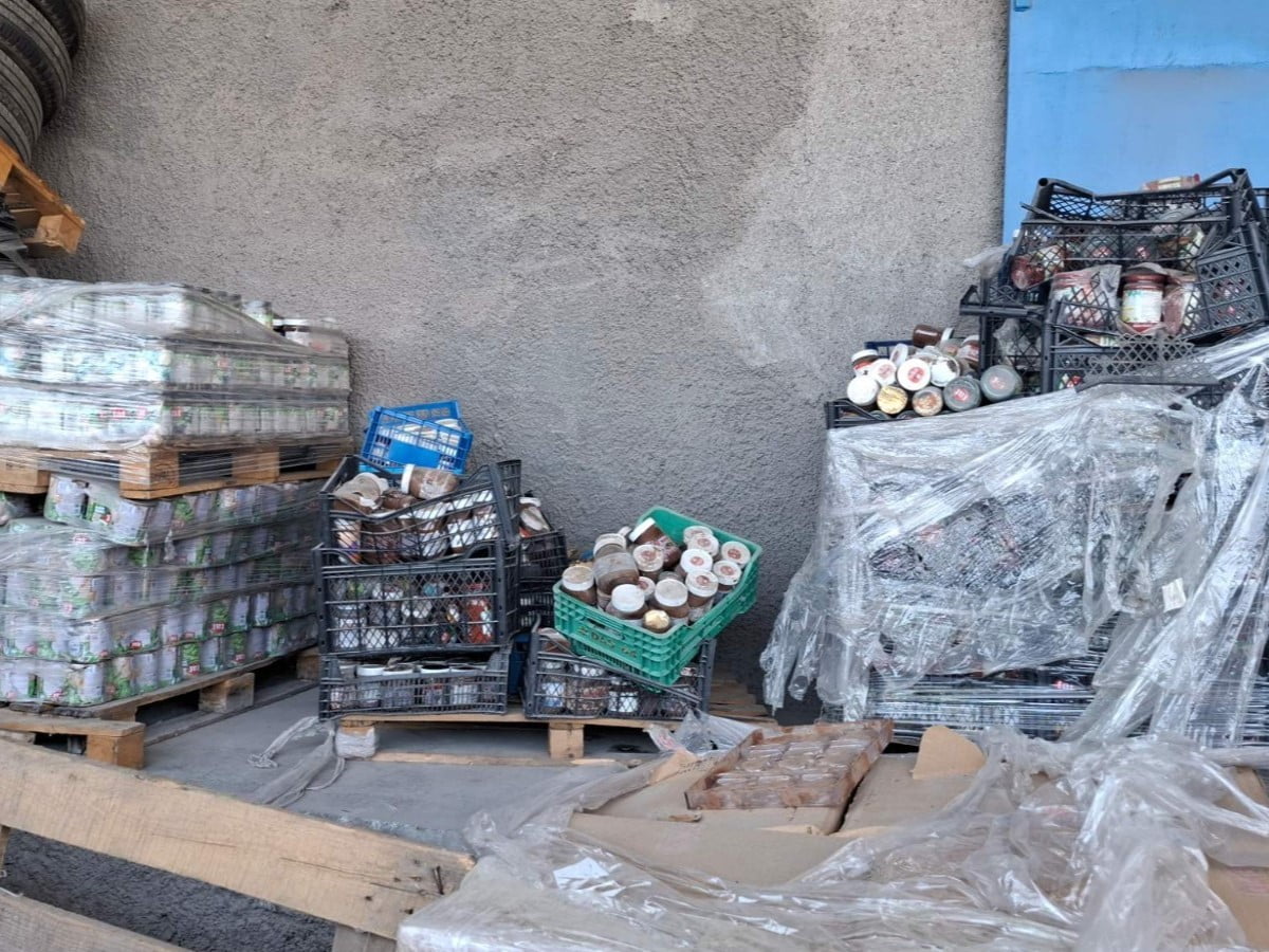 UŞAK’TA POLİS VE TARIM VE ORMAN MÜDÜRLÜĞÜ EKİPLERİNCE BİR GIDA DEPOSUNA DÜZENLENEN OPERASYONDA 30...