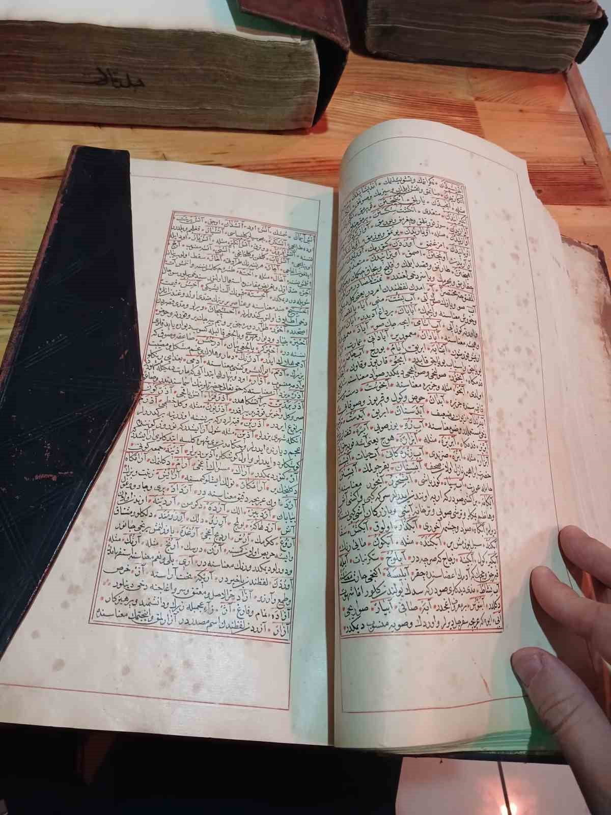 VAKANÜVİST DERGİSİ GENEL YAYIN YÖNETMENİ TANER ÖZDEMİR'İN İNCELEMELERİ SONUCUNDA, ERZURUM'DAKİ BİR...