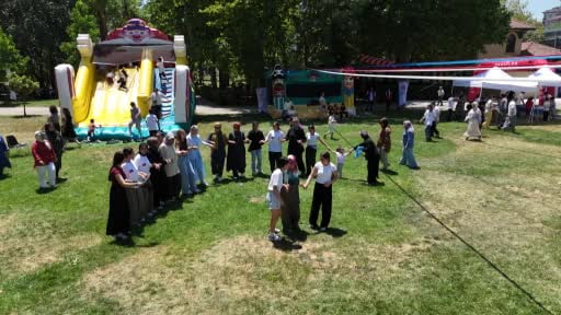 Vakıflar Genel Müdürlüğü tarafından 100 öğrenci ve ailelerine geleneksel piknik programı...