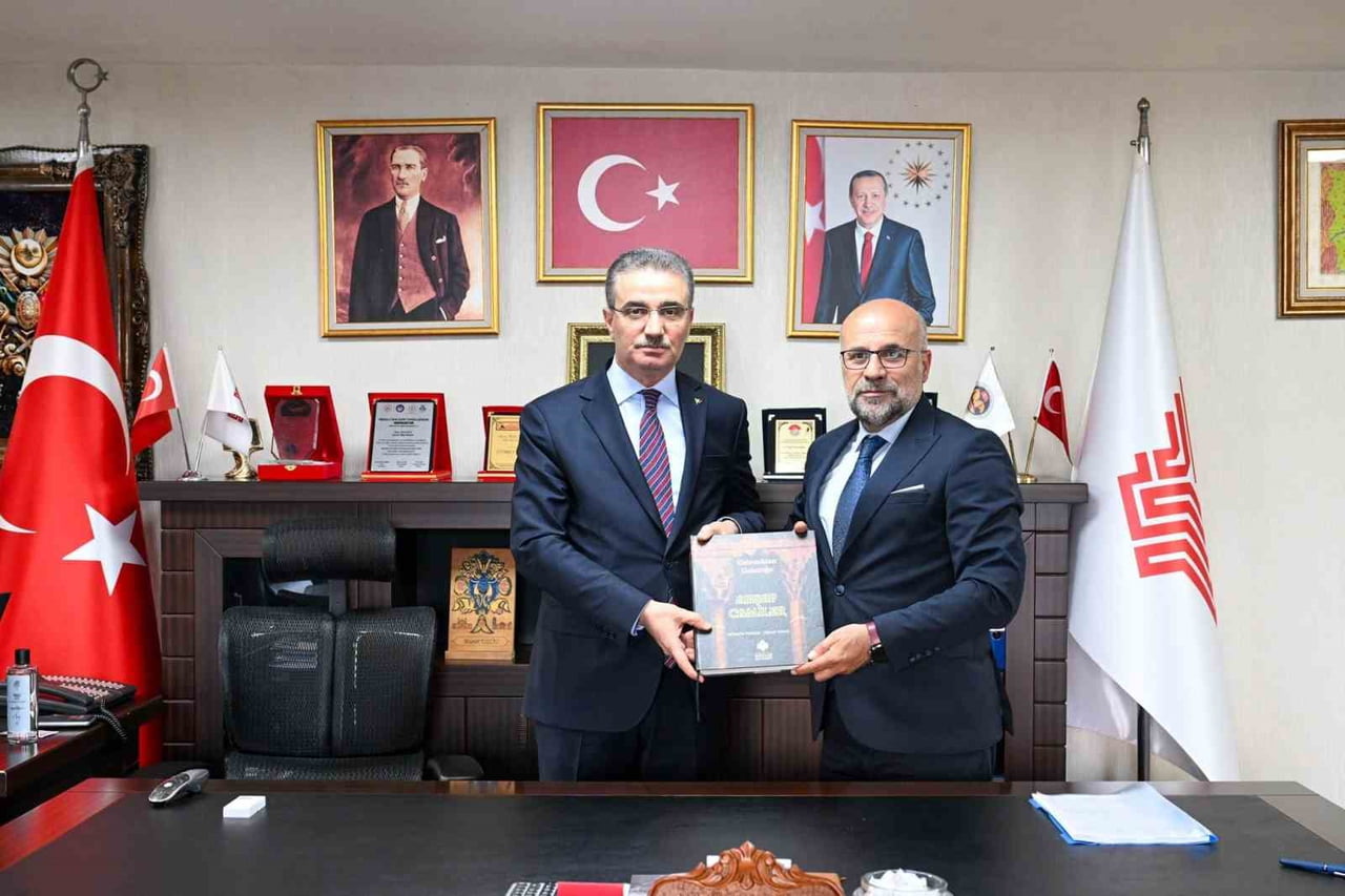 VALİ AYDIN BARUŞ, ERZURUM VAKIFLAR BÖLGE MÜDÜRLÜĞÜNÜ ZİYARET EDEREK BÖLGE MÜDÜRÜ MURAT USLU’DAN...