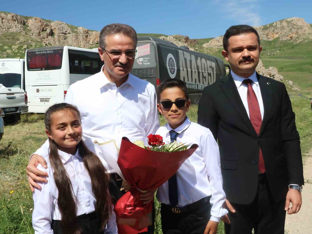 VALİ AYDIN BARUŞ, ORGANİZASYONUN YARIŞMALARI İÇEREN SON GÜNÜNDE SPORCULAR VE VATANDAŞLARLA BİR...