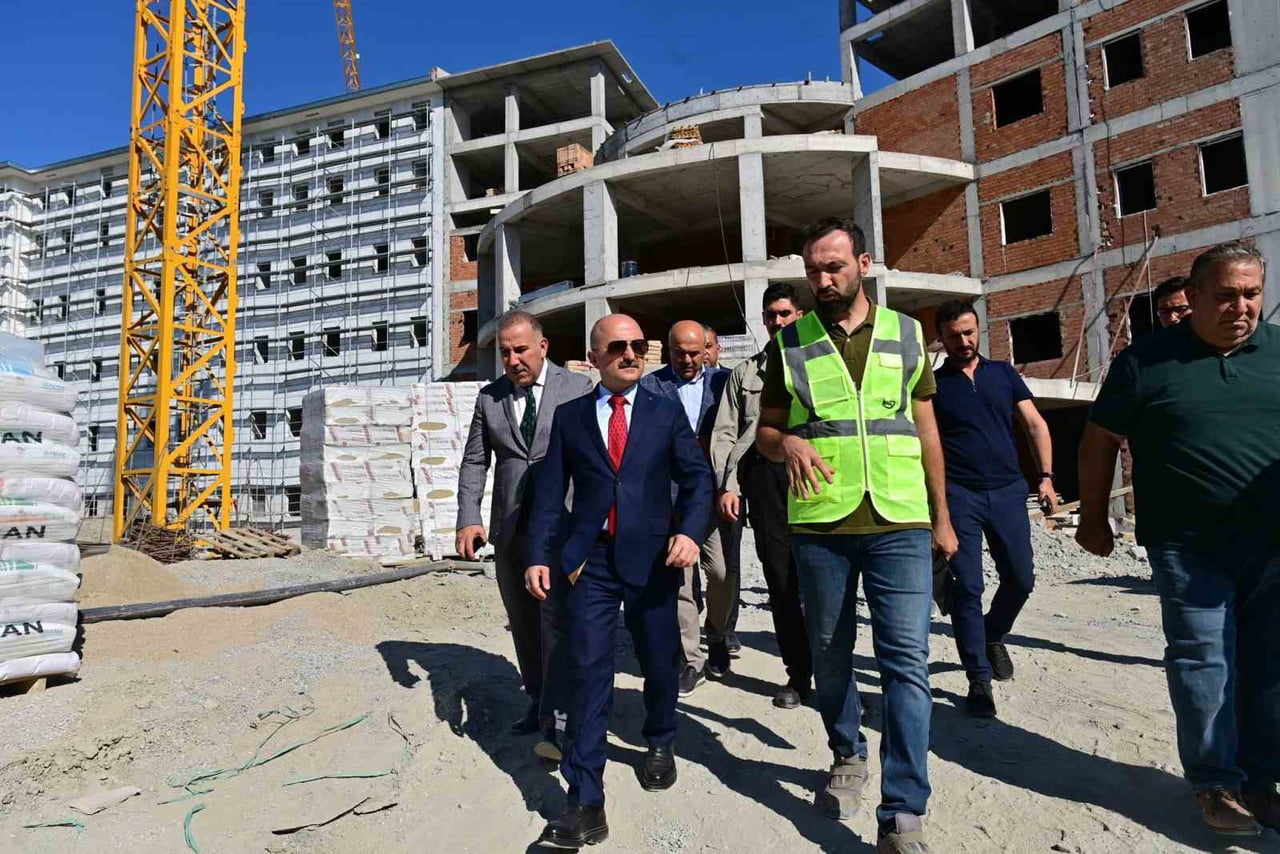 VALİ İNŞAATI GEZDİ