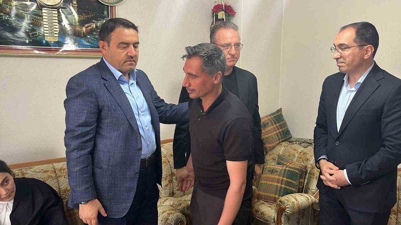 VALİ MUSA IŞIN’DAN MUHAMMET ÇAKICI’NIN AİLESİNE ANLAMLI TAZİYE ZİYARETİ