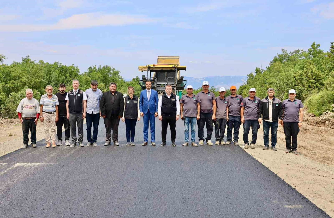 VALİ SÖZER ARAÇ BAŞINA GEÇTİ, KÖY YOLARINDA BSK DÖKTÜ