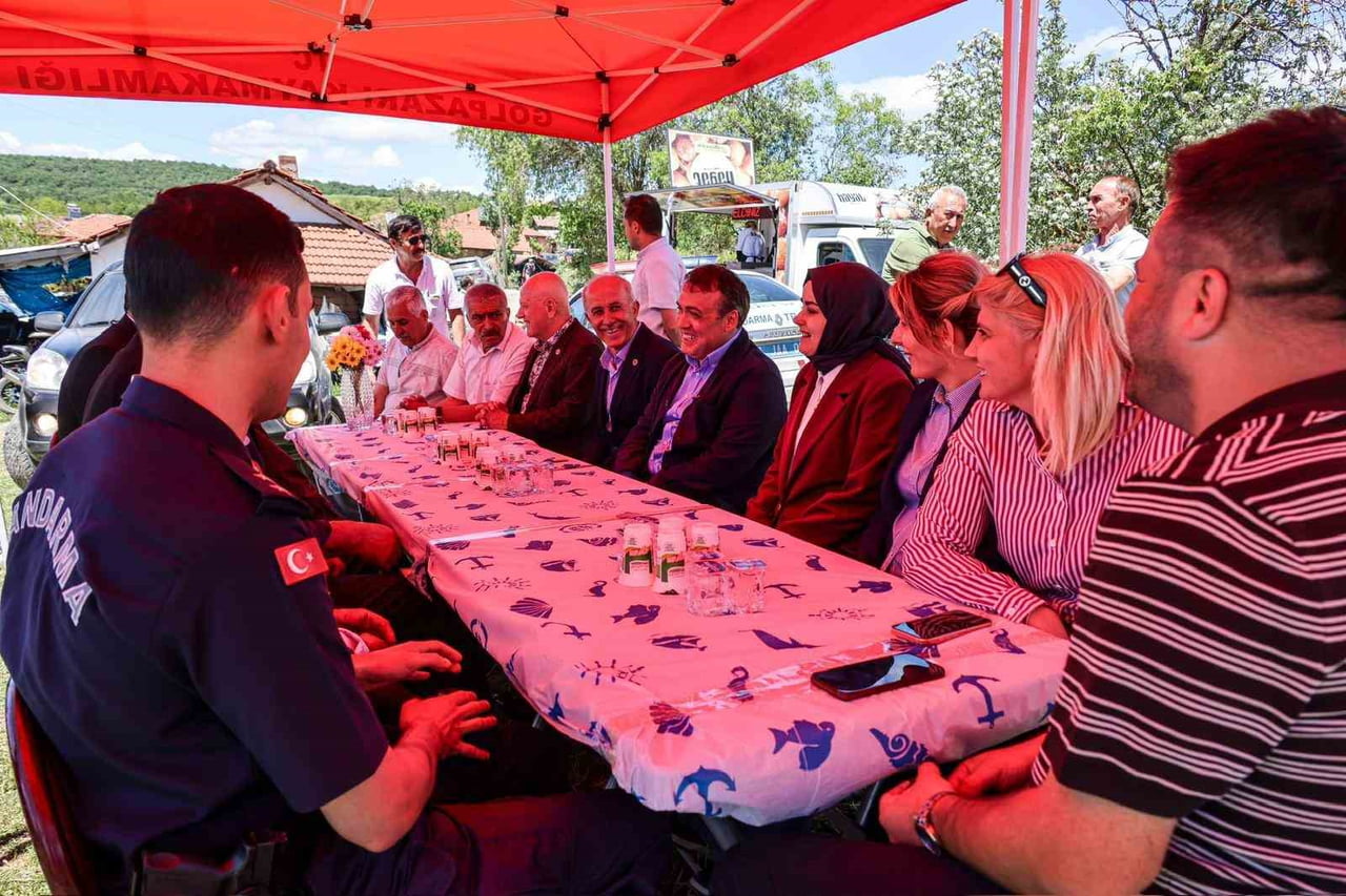 VALİ SÖZER HIDIRELLEZ ŞENLİKLERİNDE VATANDAŞLARLA BULUŞTU