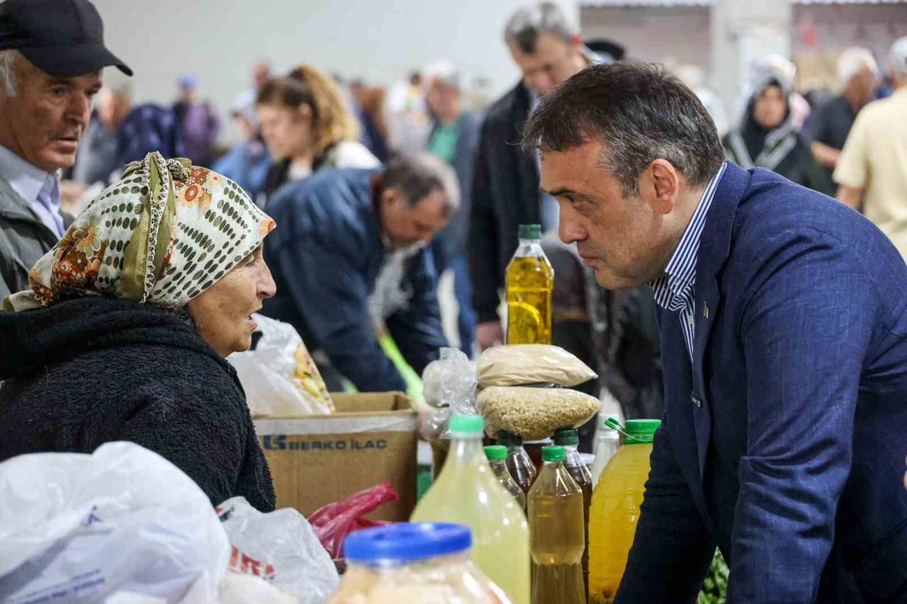 VALİ SÖZER, PAZAR ESNAFI VE VATANDAŞLARLA BİR ARAYA GELDİ