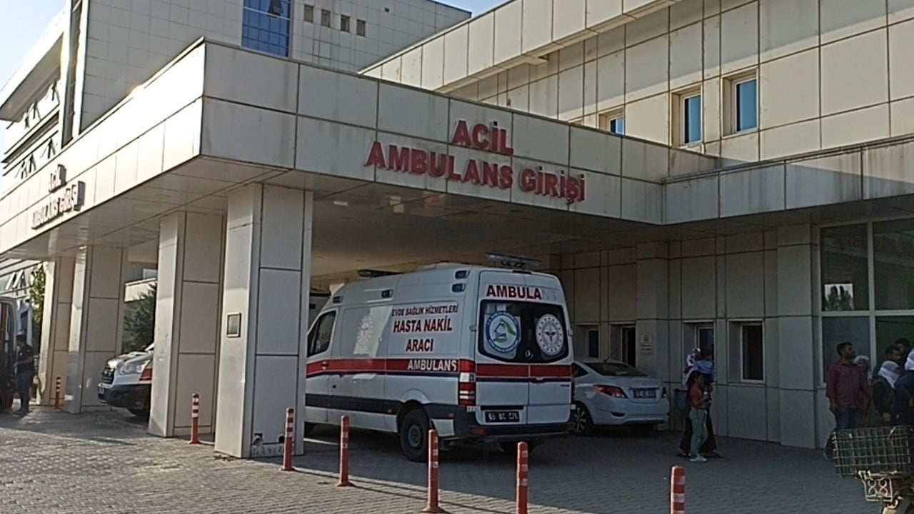 VAN'IN ERCİŞ İLÇESİNDE İKİ AİLE ARASINDA ÇIKAN SİLAHLI VE BIÇAKLI KAVGADA 5 KİŞİ...