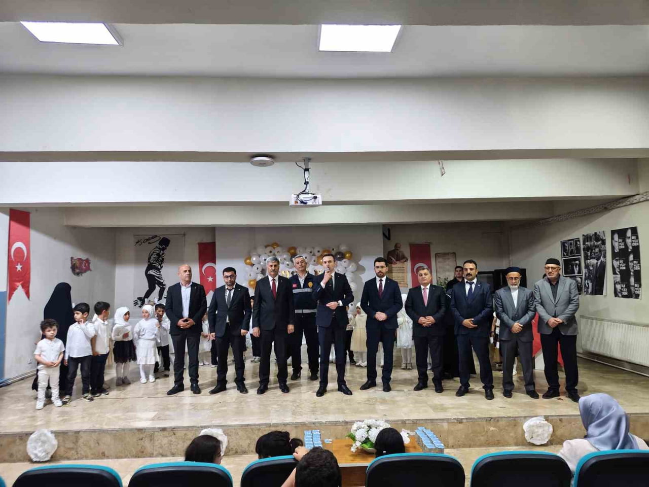 VAN ÇALDIRAN İLÇE MÜFTÜLÜĞÜ TARAFINDAN DÜZENLENEN 4-6 YAŞ KUR’AN KURSU MEZUNİYET TÖRENİ BÜYÜK BİR...