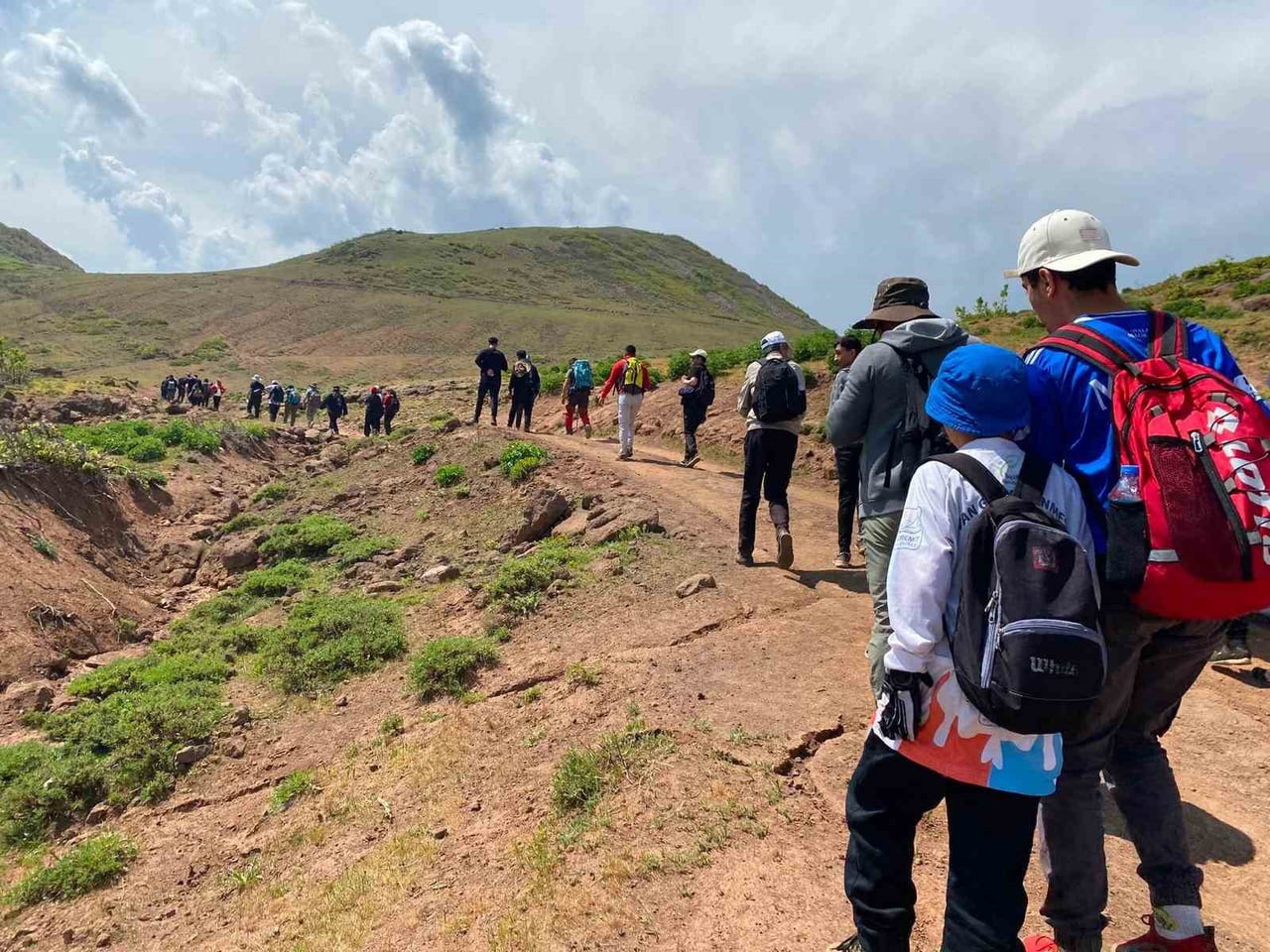 VAN GÖLÜ'NÜN KORUNMASINA VE ÇEVRESEL SORUNLARINA DİKKAT ÇEKMEK AMACIYLA BİTLİS'İN TATVAN İLÇESİNDE...