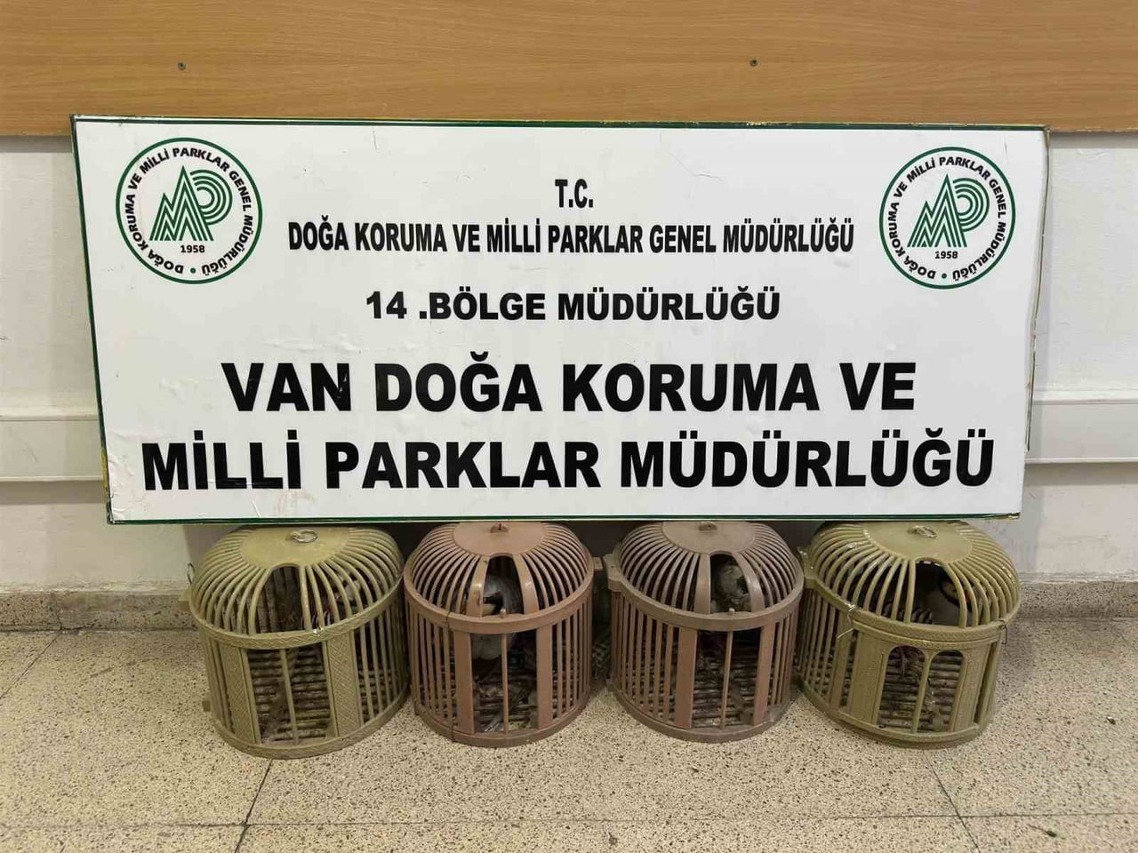 VAN’IN ÇATAK İLÇESİNDE 4 KINALI KEKLİK ELE GEÇİRİLİRKEN, ŞAHSA 51 BİN 878 TL İDARİ PARA CEZASI...