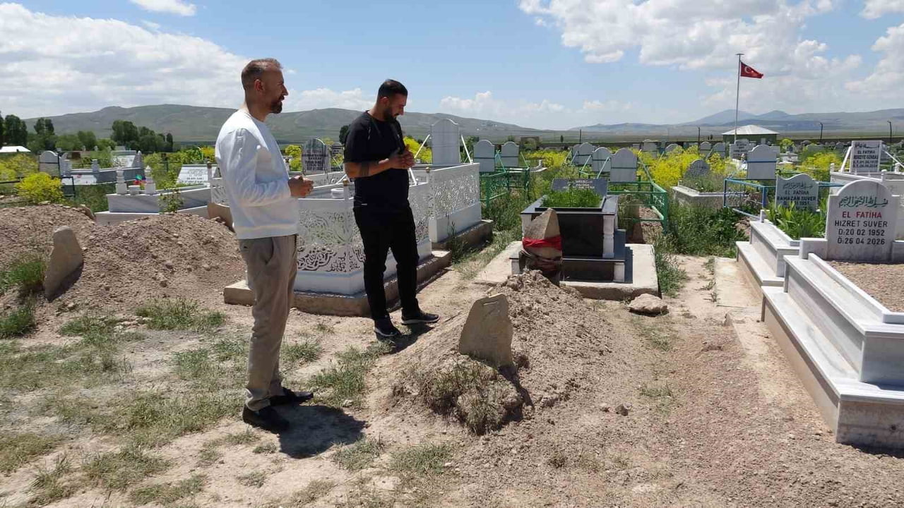 VAN’IN SARAY İLÇESİNDE SAHİPSİZ KÖPEKLERİN SALDIRISI SONUCU HAYATINI KAYBEDEN 5 YAŞINDAKİ HAMZA...