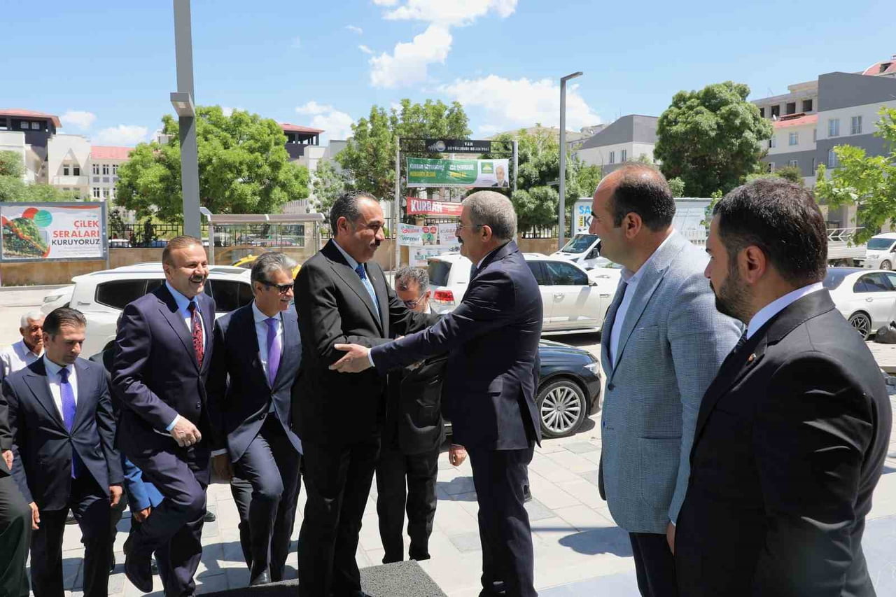 VAN TİCARET VE SANAYİ ODASI'NIN (VAN TSO) DAVETİ ÜZERİNE KENTE GELEN IRAK KÜRDİSTAN BÖLGESİ'NİN...