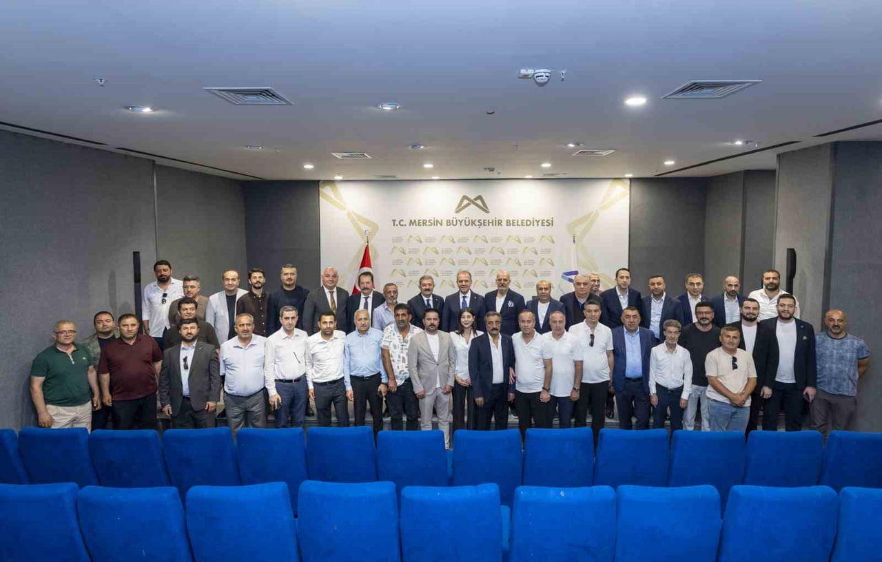 VAN TİCARET VE SANAYİ ODASI HEYETİ, MERSİN BÜYÜKŞEHİR BELEDİYE BAŞKANI VAHAP SEÇER’İ İLE BİR ARAYA...