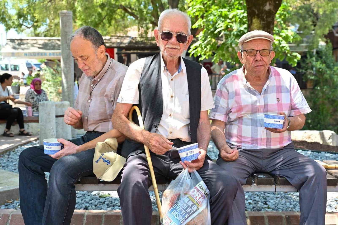 VATANDAŞIN AŞURE YEMESİ