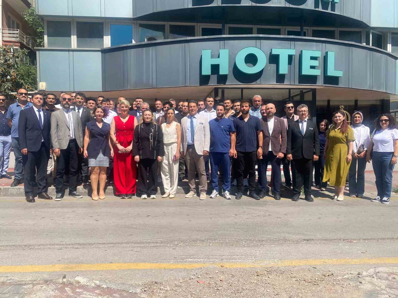 VETERİNER HEKİM-SEN TARAFINDAN, VETERİNER HEKİMLİK MESLEĞİNİN GÜNCEL DURUMU İLE KAMUDA GÖREV YAPAN...