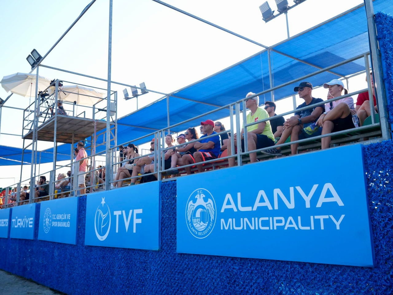 VOLLEYBALL WORLD BEACH PRO TOUR ALANYA CHALLENGE, DEV SPORCU KAFİLESİNİN KATILIMIYLA BAŞLADI.