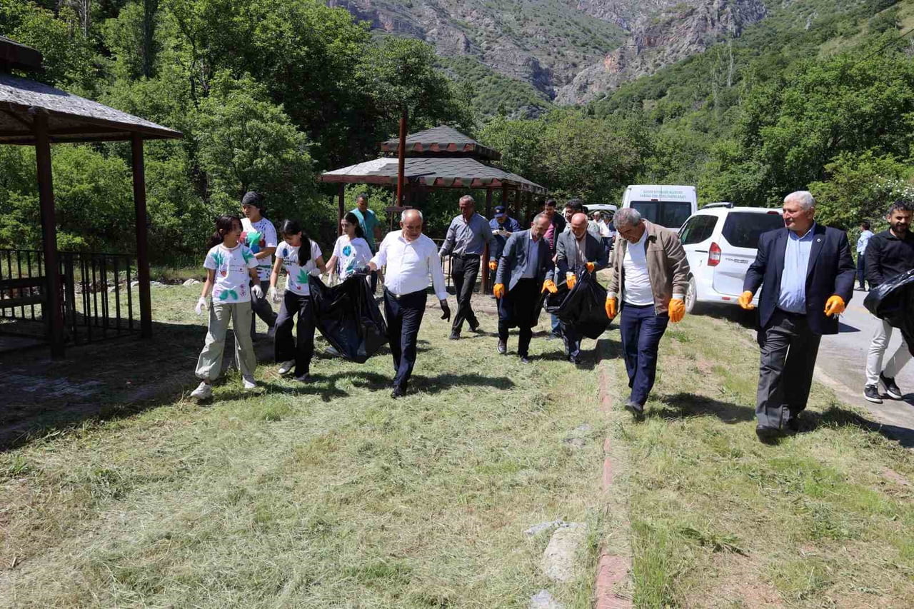 YAHYALI BELEDİYESİ TARAFINDAN 5 HAZİRAN DÜNYA ÇEVRE GÜNÜ KAPSAMINDA ÇAĞLAYAN MAHALLESİ MESİRE VE...