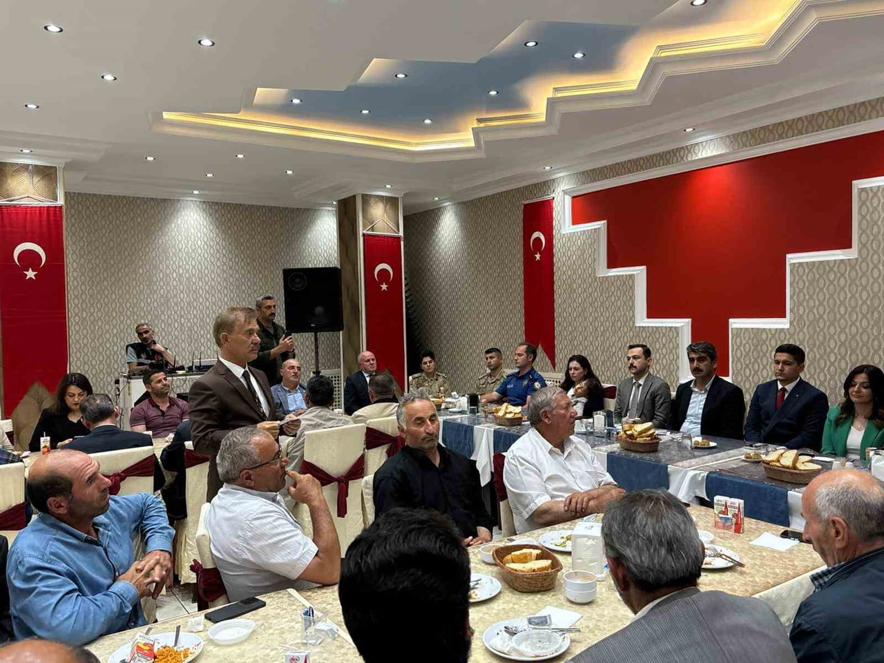 YAKLAŞIK ÜÇ YILDIR AŞKALE KAYMAKAMI OLARAK GÖREV YAPAN VE SON YAYIMLANAN ATAMA KARARNAMESİYLE...