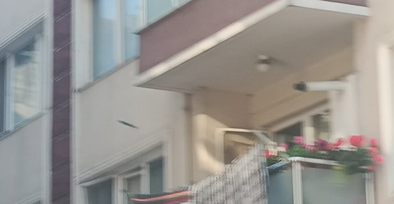 YALOVA’DA PSİKOLOJİK RAHATSIZLIĞI OLDUĞU İLERİ SÜRÜLEN BİR KİŞİ 2 KİŞİYİ BIÇAKLA YARALADI. OLAY...