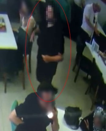 YAN MASADA YEMEK YİYEN ŞAHIS, ALTINLARI KAPIP KAYIPLARA KARIŞTI