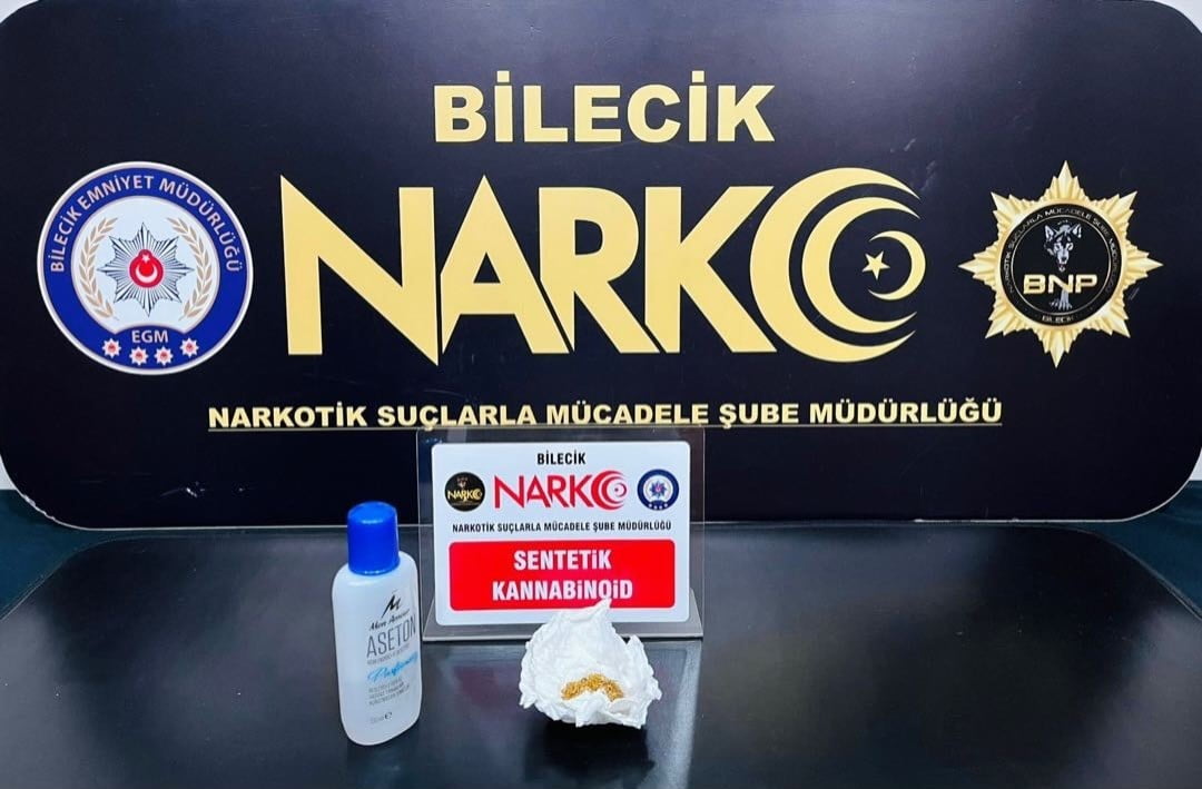 YAPILAN ARAMALARDA MUHTELİF MİKTARDA SENTETİK KANNABİNOİD (BONZAİ) İLE 1 ADET ASETON MADDESİ ELE...
