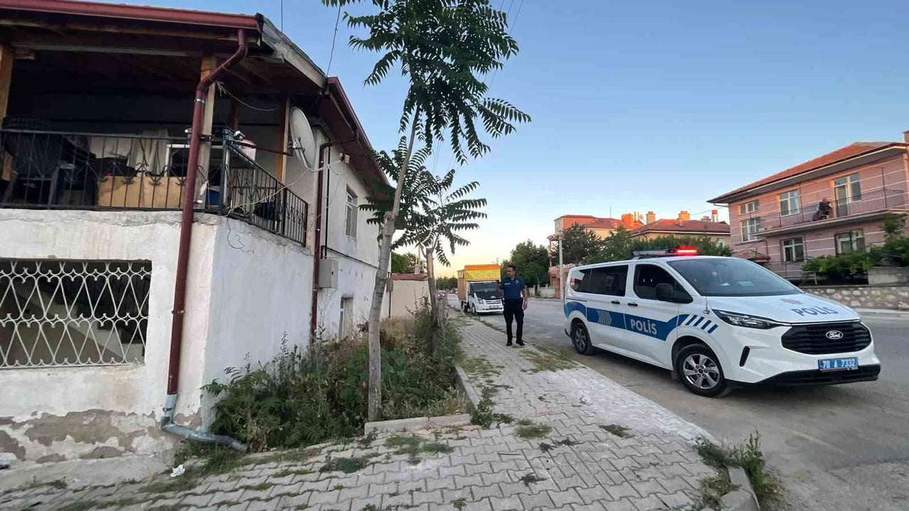 YARALI ÇOCUK, SAĞLIK EKİBİNİN OLAY YERİNDEKİ İLK MÜDAHALESİNİN ARDINDAN AMBULANSLA KARAMAN EĞİTİM...