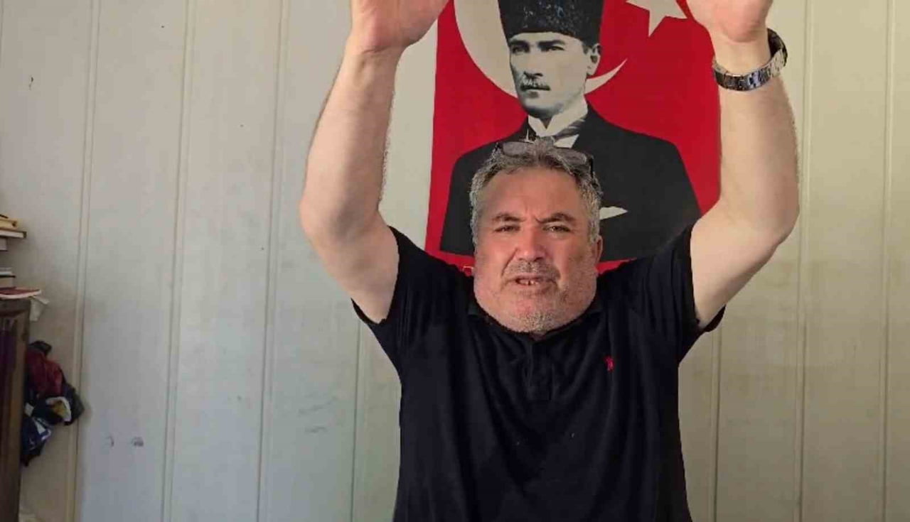 YAŞADIĞI İLGİNÇ OLAYI ANLATAN ZEKİ YEŞİLDAL, "DEPREM OLUYOR SANDIK, SAĞA SOLA KAÇIŞANLAR OLDU....