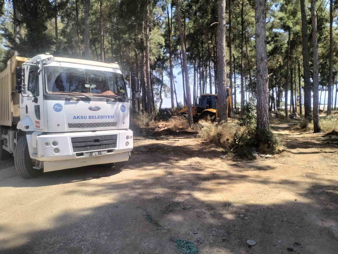 YAZ MEVSİMİYLE BİRLİKTE ARTAN HAVA SICAKLIKLARI VE KURUYAN BİTKİ ÖRTÜSÜ YANGIN RİSKİNİ...