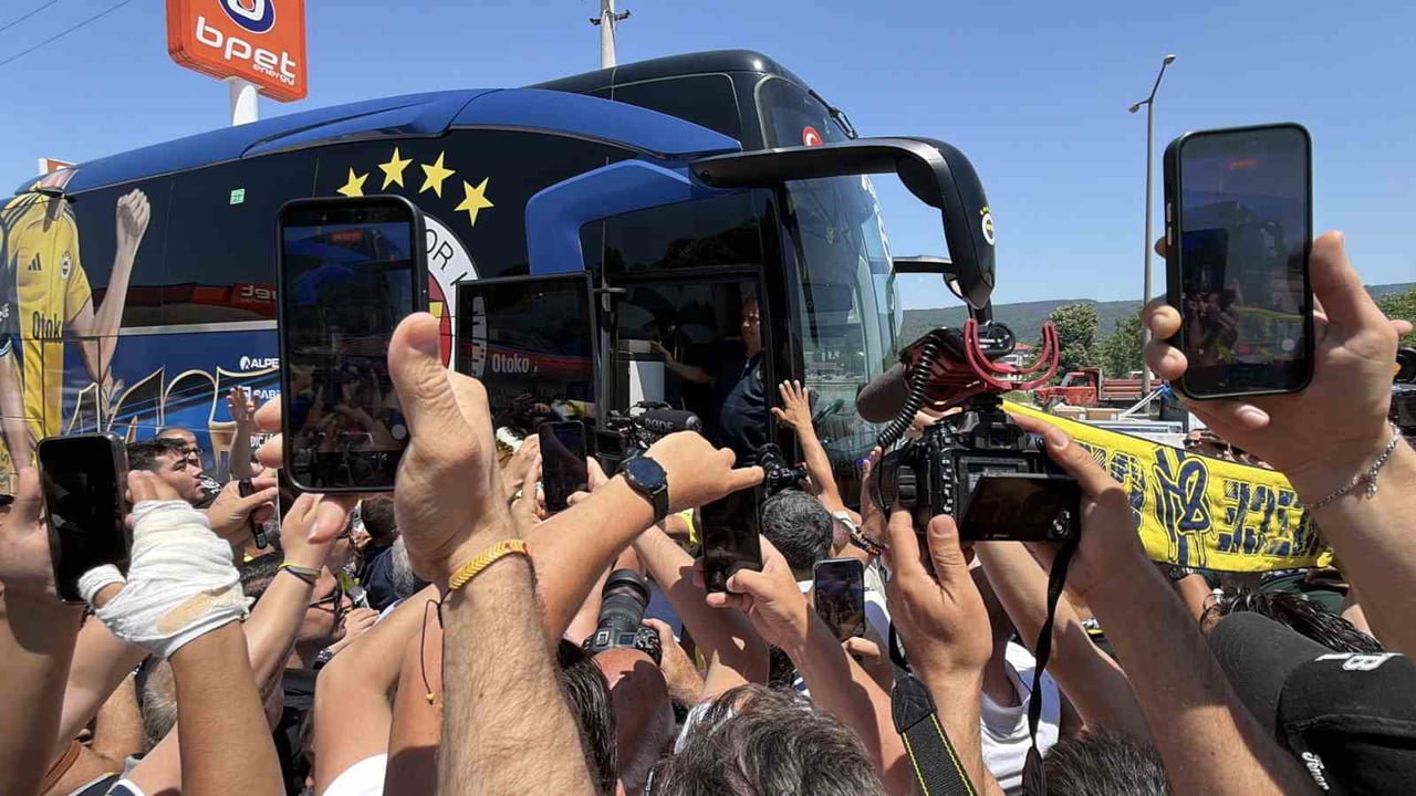 YENİ SEZON HAZIRLIKLARI KAPSAMINDA DÜZCE’YE GELEN FENERBAHÇE KAFİLESİ, KAYNAŞLI’DA DÜZCE...