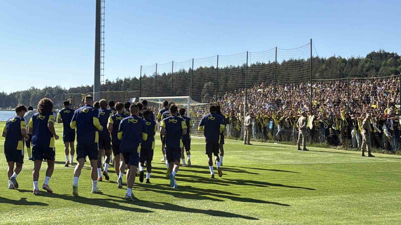 YENİ SEZON HAZIRLIKLARINI TOPUK YAYLASI TESİSLERİNDE GERÇEKLEŞTİREN FENERBAHÇE, YAKLAŞIK 20 BİN...