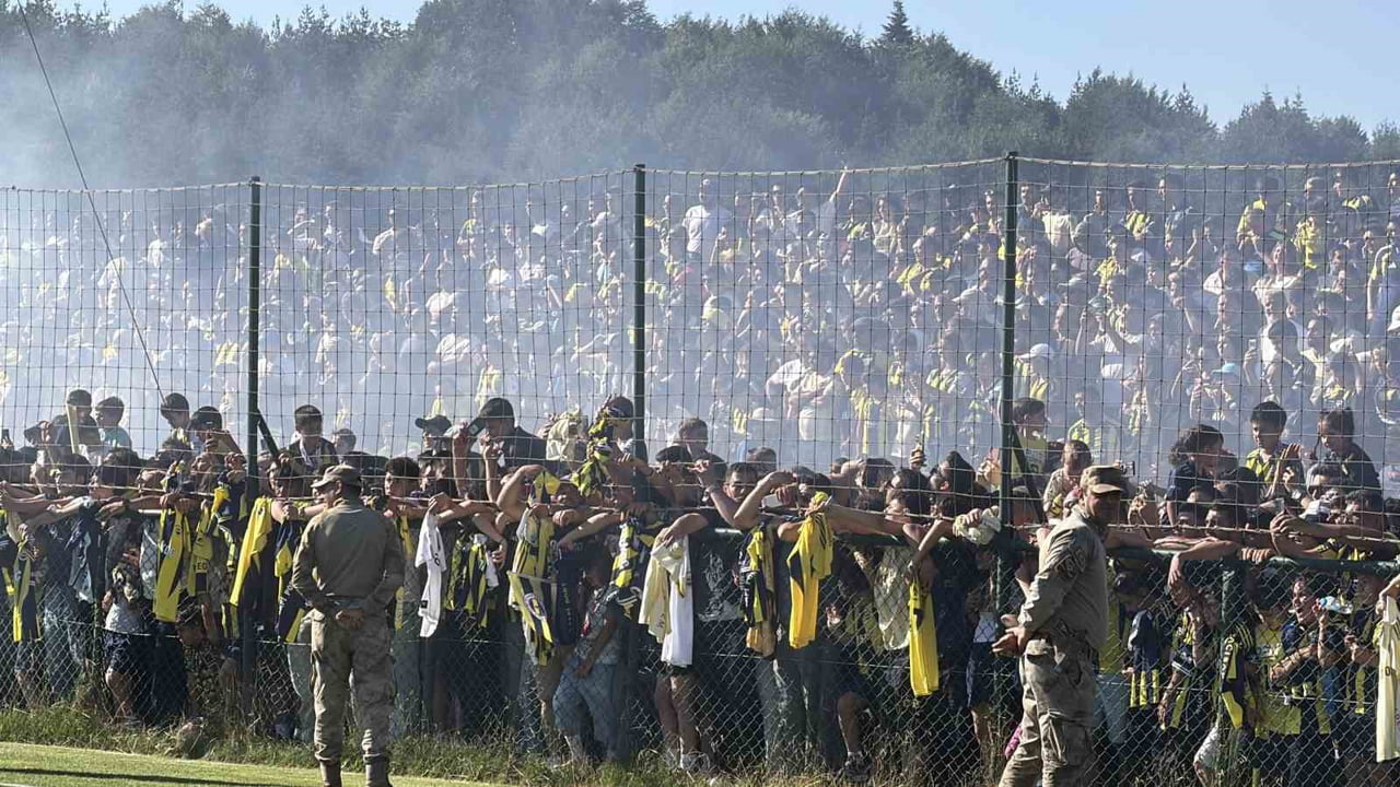 YENİ SEZON HAZIRLIKLARINI TOPUK YAYLASI TESİSLERİNDE GERÇEKLEŞTİREN FENERBAHÇE, YAKLAŞIK 20 BİN...