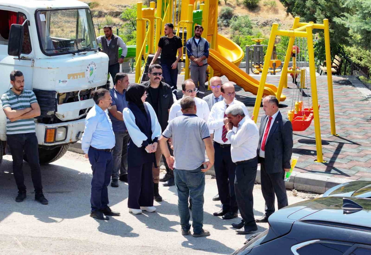 YEŞİLYURT BELEDİYESİ’NDEN BANAZI’YA GÜNEŞ ENERJİLİ ÇOCUK PARKI