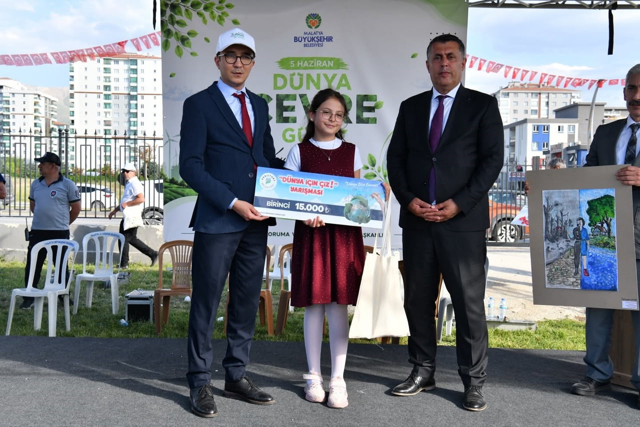 YEŞİLYURT’TA ÇEVRE BİLİNCİ ÖDÜLLENDİRİLDİ