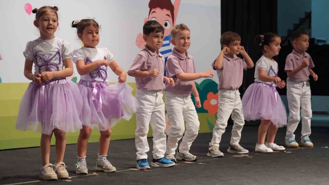 YILDIRIM BELEDİYESİ KREŞİ’NDE EĞİTİM GÖREN ÖĞRENCİLER İÇİN DÜZENLENEN YIL SONU GÖSTERİSİ VE...