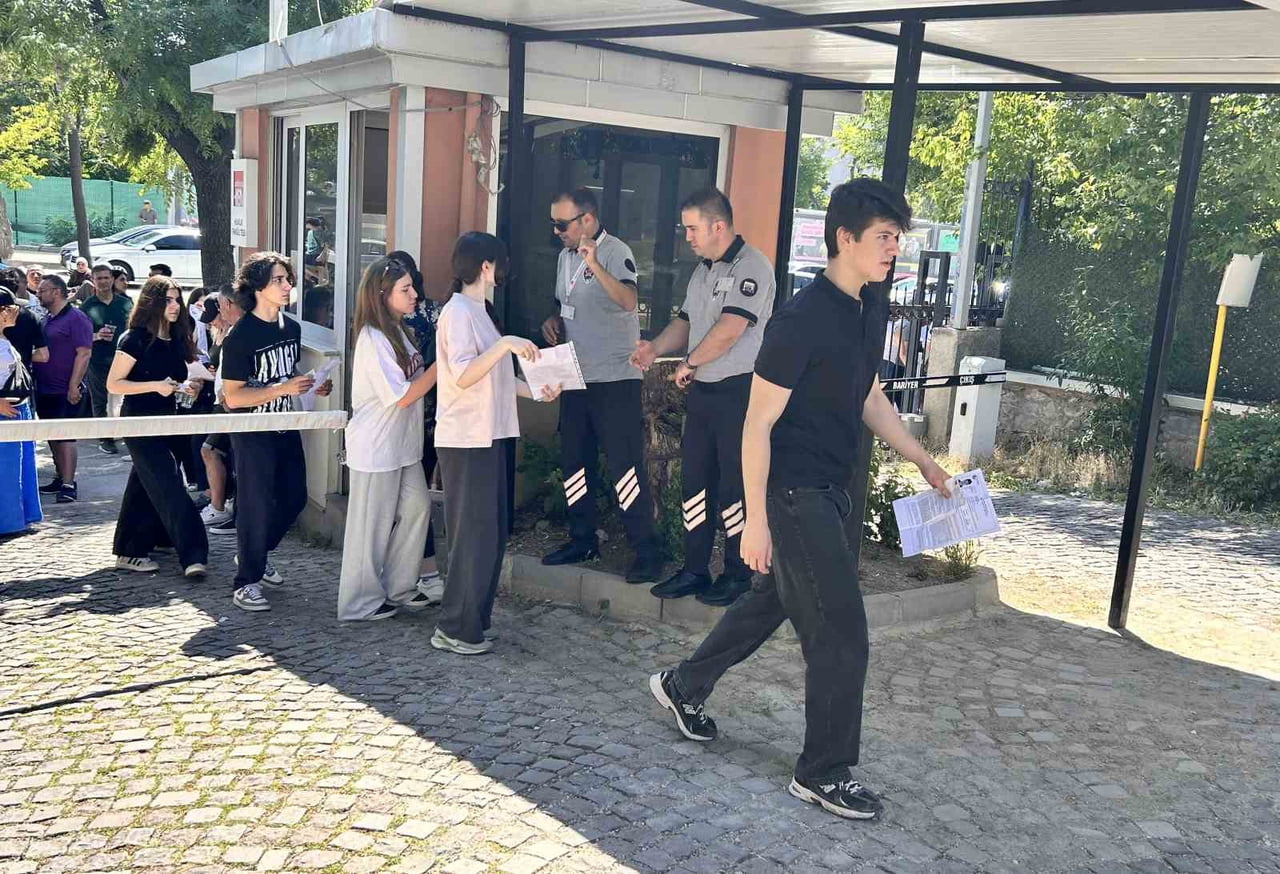 YKS’NİN SON OTURUMU OLAN YDT BAŞLADI