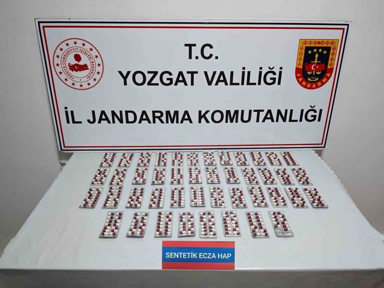 YOZGAT'TA 613 ADET SENTETİK HAP ELE GEÇİRİLDİ.-