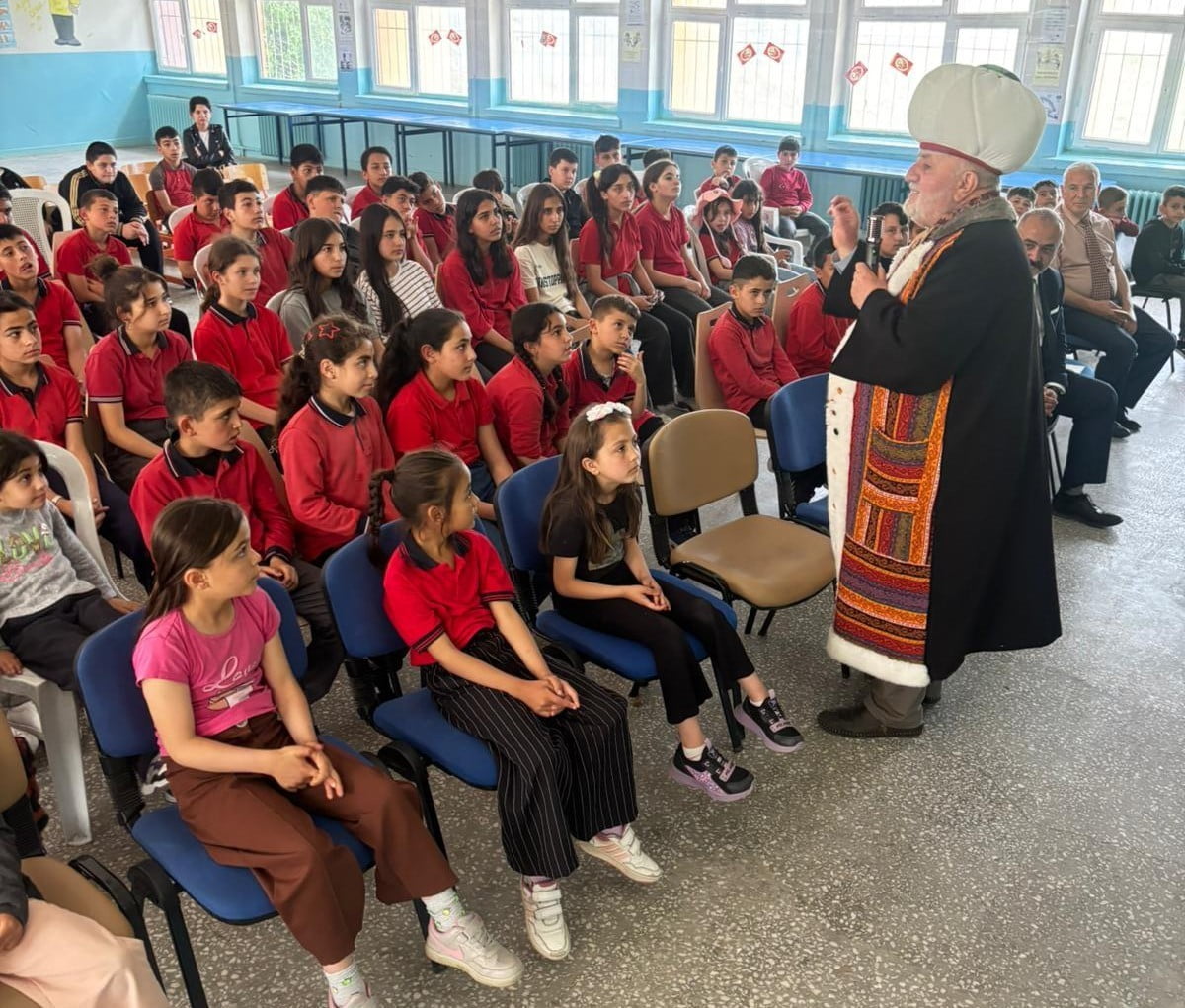 YOZGAT'TA NASREDDİN HOCA, ÖĞRENCİLERLE BİR ARAYA GELDİ.
