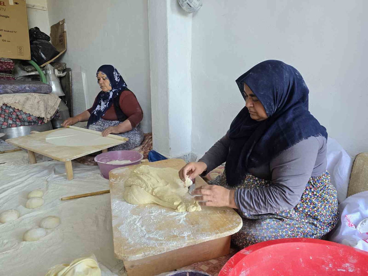 YOZGAT’IN AYDINCIK İLÇESİNDE, ASIRLARDIR SÜREGELEN BİR GELENEK OLAN İMECE USULÜ YÖRESEL YUFKA...