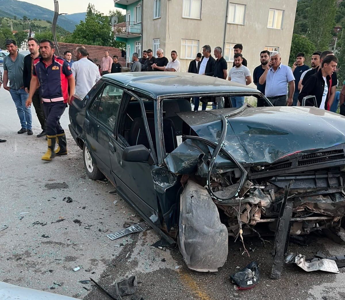 YOZGAT’IN AYDINCIK İLÇESİNDE MEYDANA GELEN KAZADA 6 KİŞİ YARALANDI.-