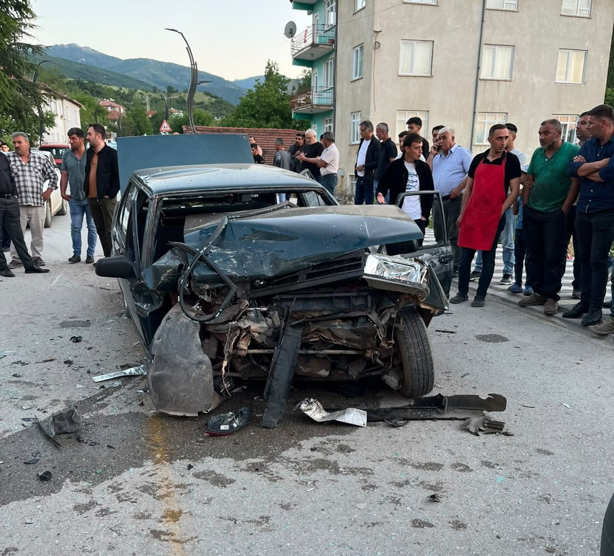 YOZGAT’IN AYDINCIK İLÇESİNDE MEYDANA GELEN KAZADA 6 KİŞİ YARALANDI.-