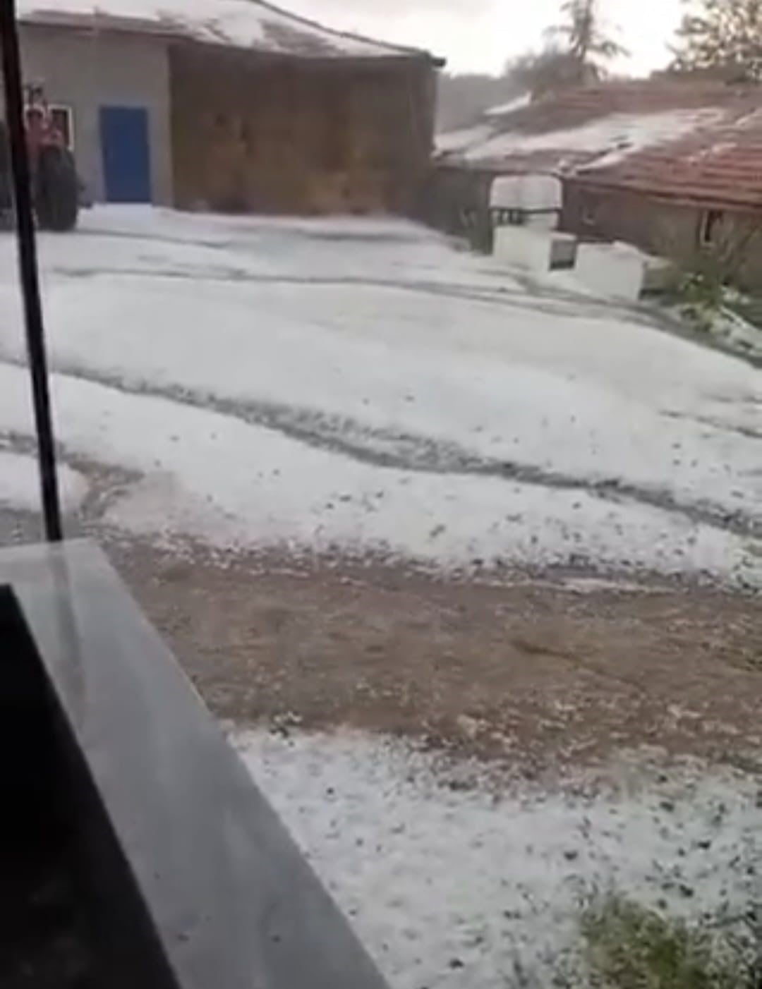 YOZGAT’IN YERKÖY VE ŞEFAATLİ İLÇELERİNDE ETKİLİ OLAN DOLU VE YOĞUN SAĞANAK YAĞIŞ, SEL BASKINLARINA...