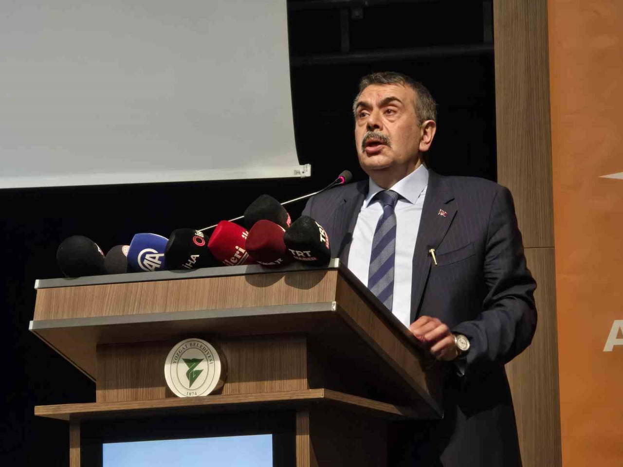 YOZGAT’TAKİ PROGRAMLARI ÇERÇEVESİNDE GENİŞLETİLMİŞ İL DANIŞMA MECLİSİ TOPLANTISI’NA KATILAN MİLLİ...
