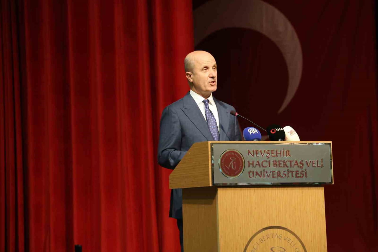 YÜKSEKÖĞRETİM KURULU (YÖK) BAŞKANI PROF. DR. EROL ÖZVAR, ÜNİVERSİTE ÖĞRENCİLERİNE SESLENEREK...