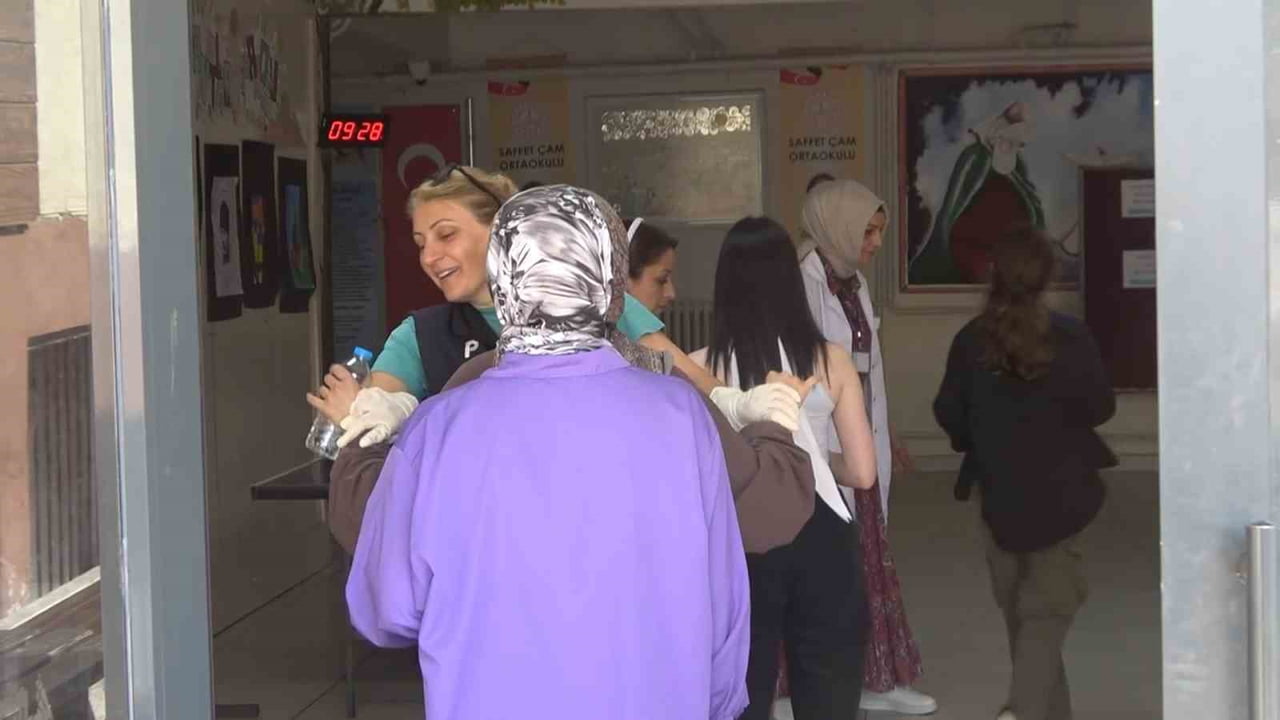 YÜKSEKÖĞRETİM KURUMLARI SINAVI’NIN (YKS) BİRİNCİ OTURUMU TEMEL YETERLİLİK TESTİ (TYT) BAŞLADI....