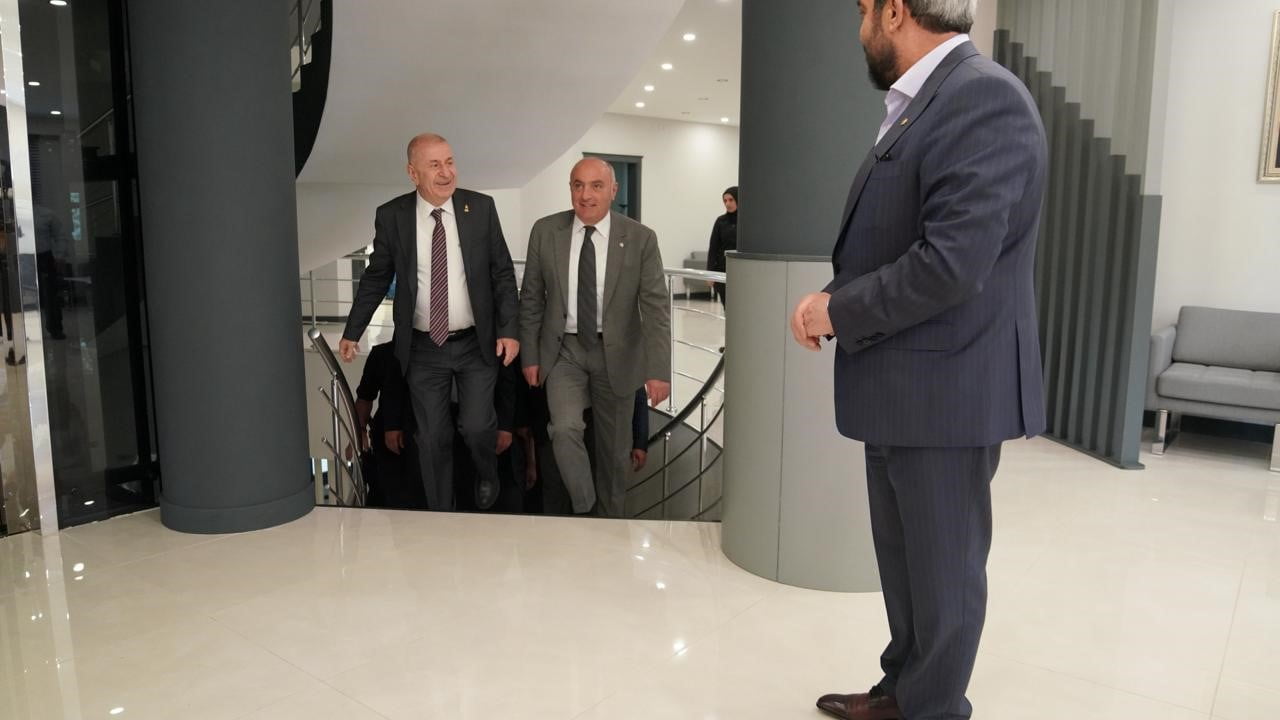 ZAFER PARTİSİ GENEL BAŞKANI SAYIN PROF. DR. ÜMİT ÖZDAĞ VE BERABERİNDEKİ HEYET, ERZURUM PROGRAMI...